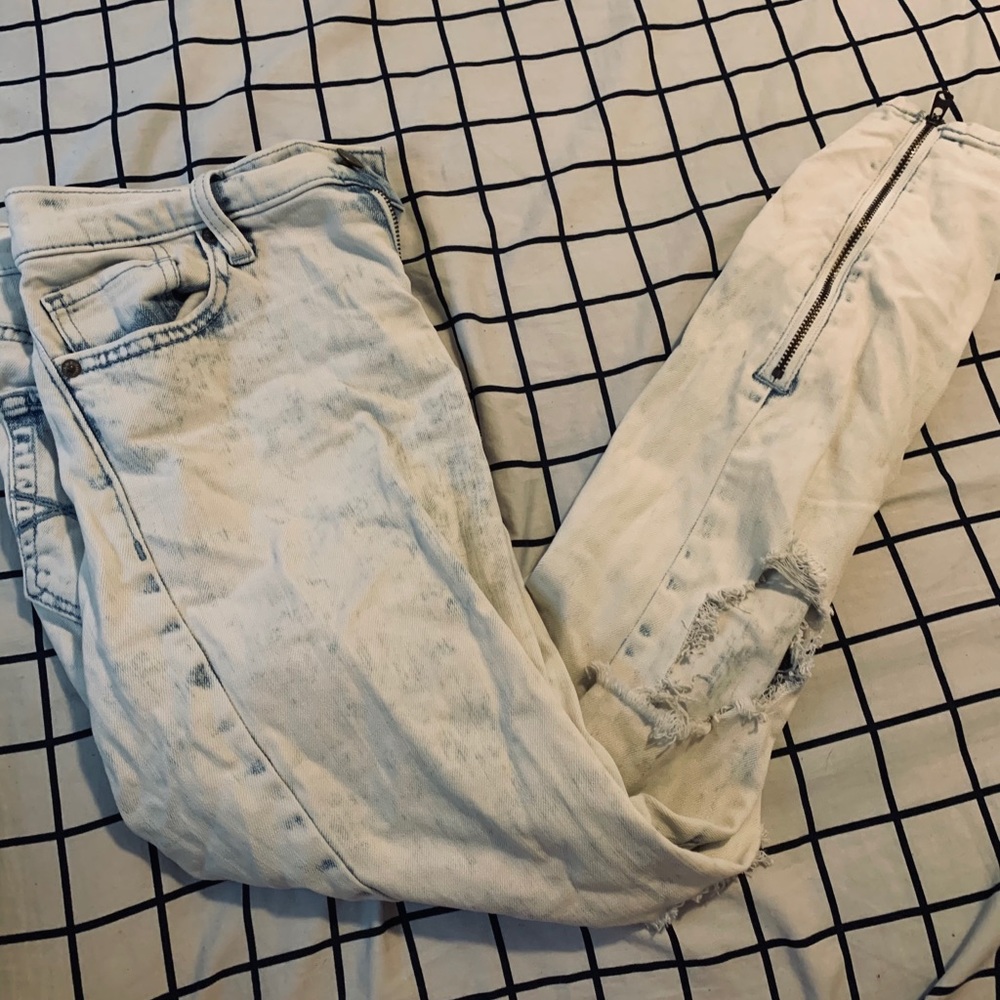 Acid Washed Jeans w/zips on the ankles